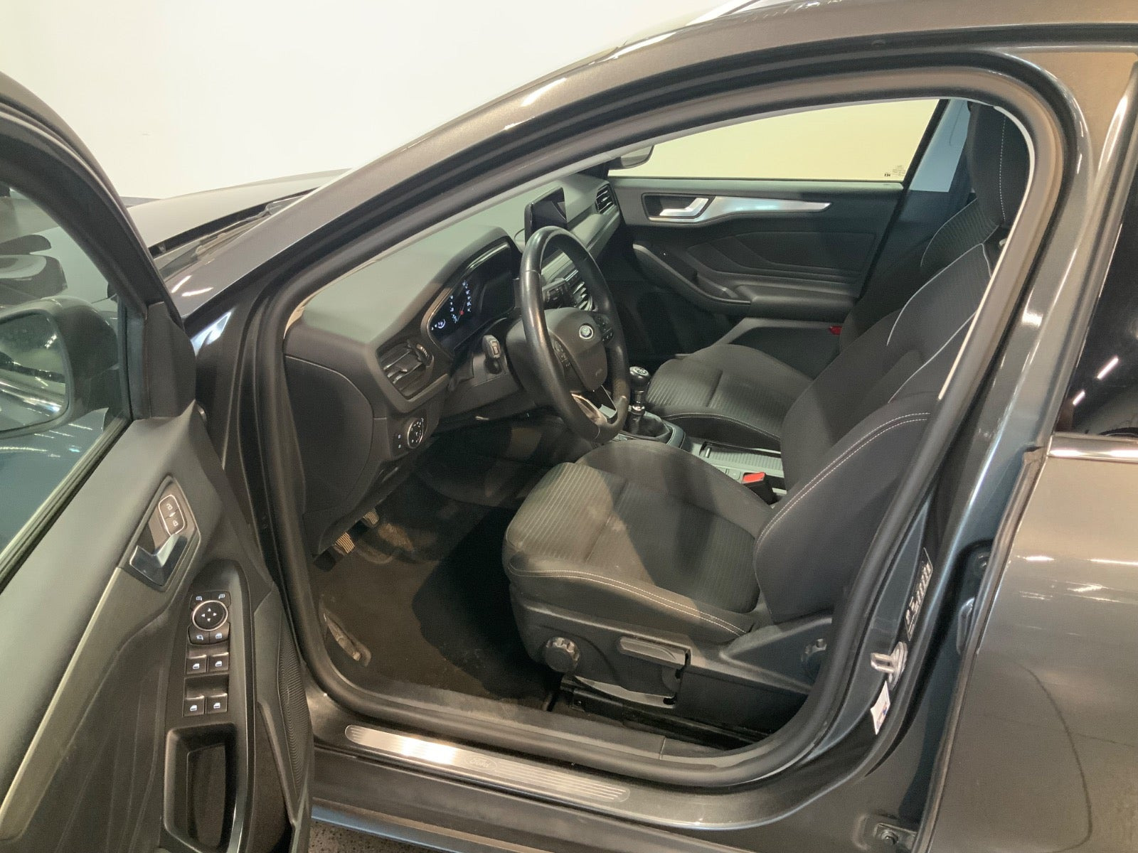 Grå Ford Focus fra 2019