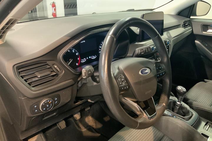 Grå Ford Focus fra 2019