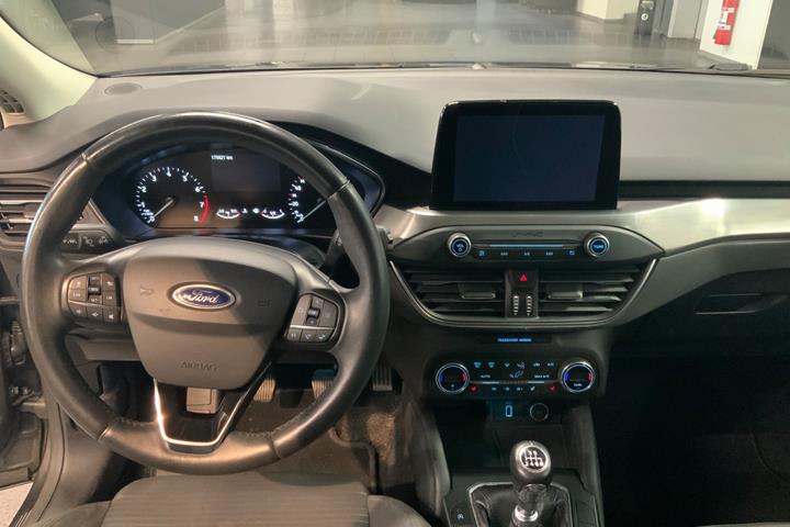 Grå Ford Focus fra 2019