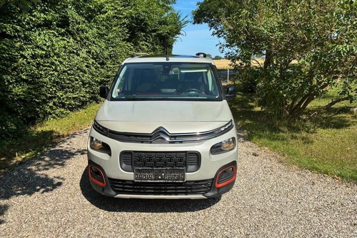Beige Citroën Berlingo fra 2018