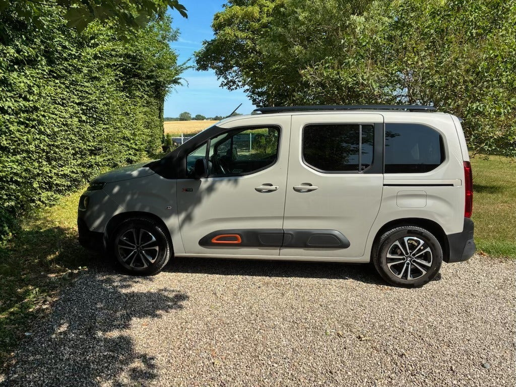 Beige Citroën Berlingo fra 2018