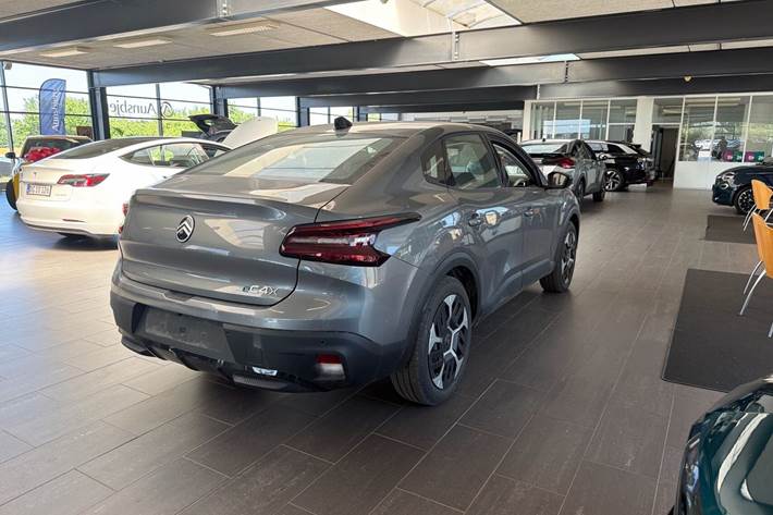 Grå Citroën ë-C4 X fra 2025