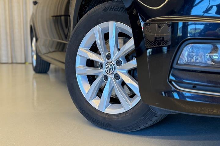 Sort VW Touran fra 2019