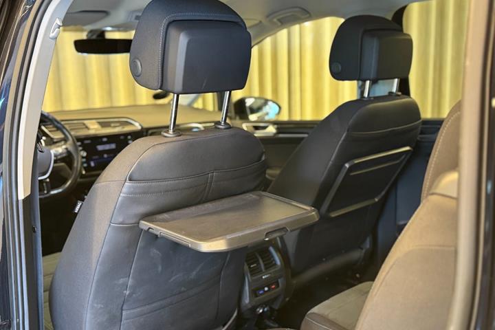 Sort VW Touran fra 2019