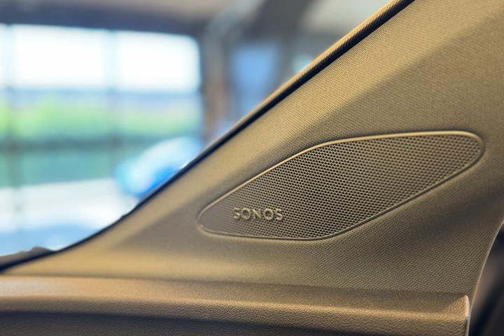 Grå Audi Q4 e-tron fra 2023