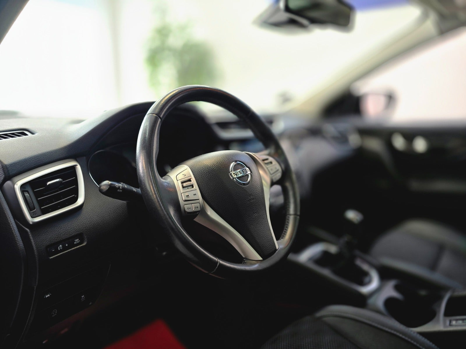 Sort Nissan Qashqai fra 2016