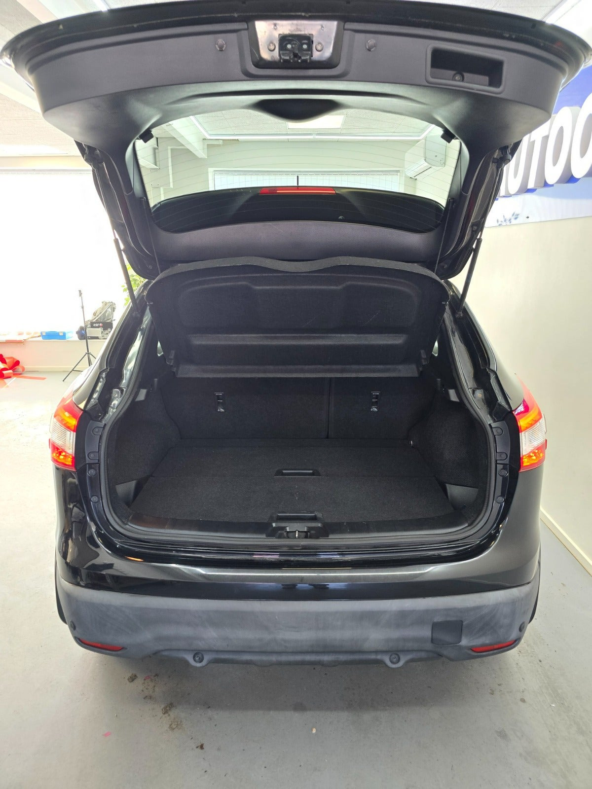 Sort Nissan Qashqai fra 2016
