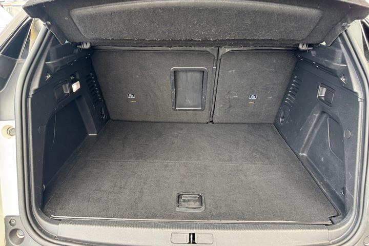 Hvid Peugeot 3008 fra 2020