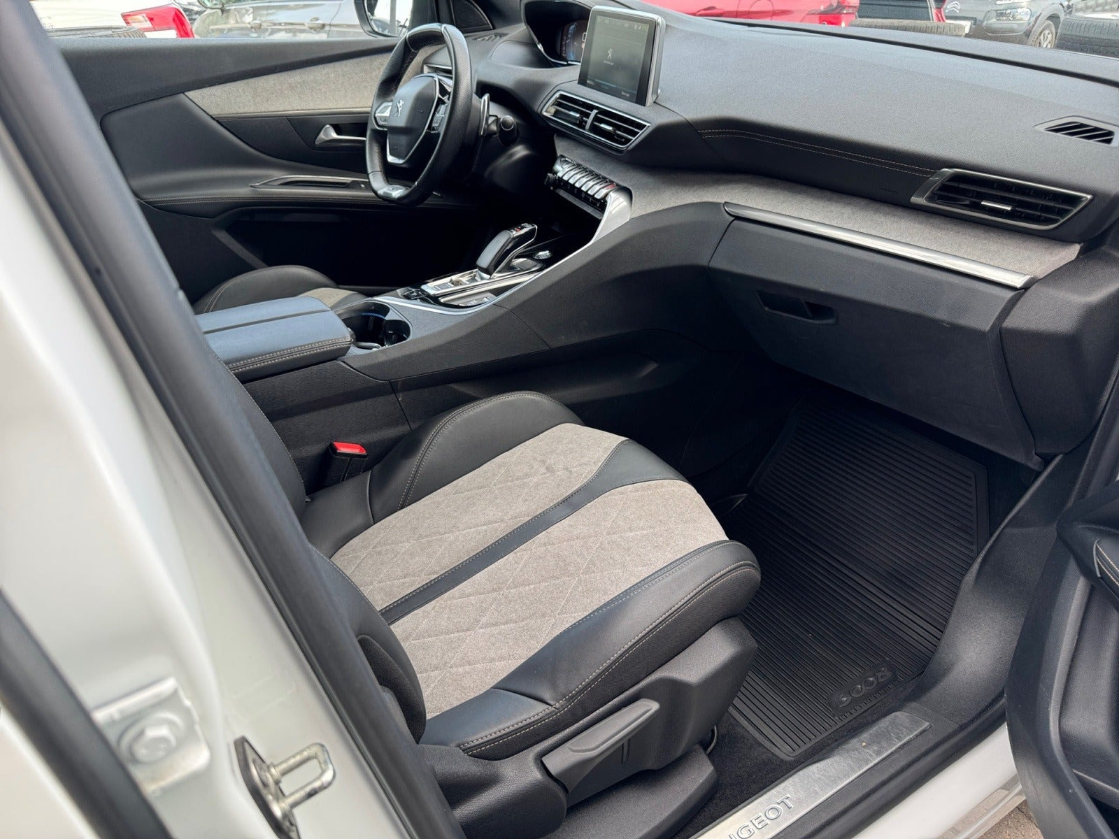 Hvid Peugeot 3008 fra 2020