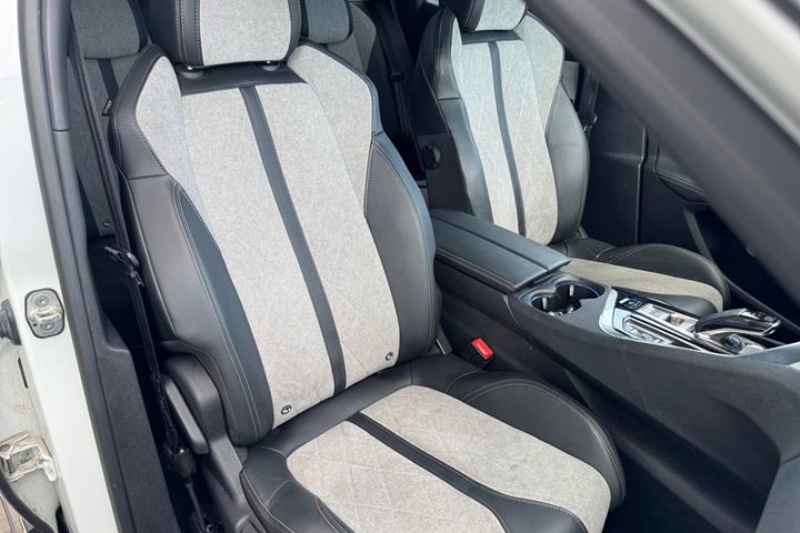 Hvid Peugeot 3008 fra 2020