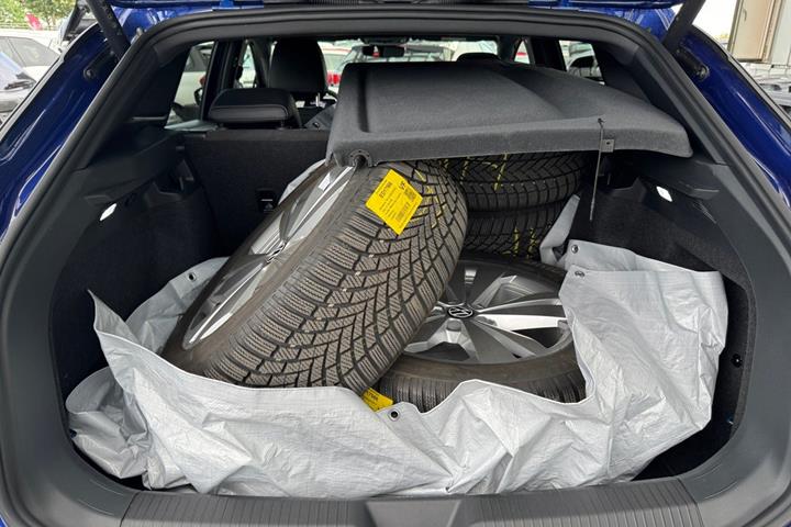 Blå VW ID.4 fra 2024