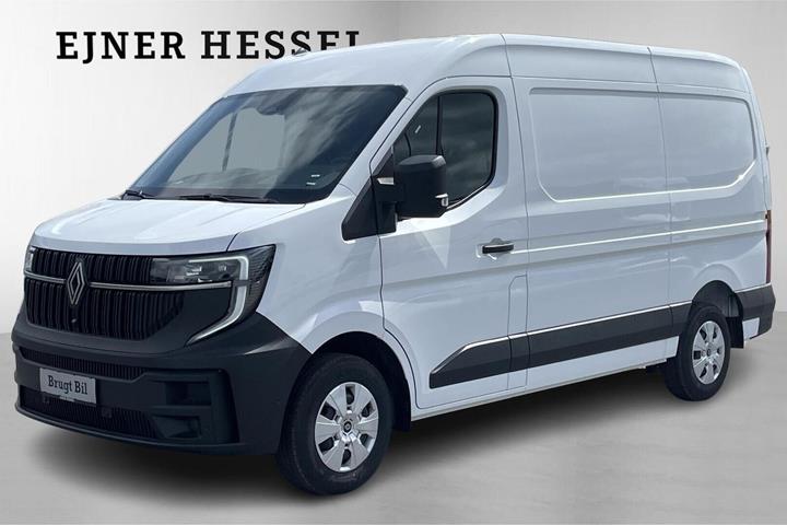 Hvid Renault Master V T35 fra 2025 set udefra