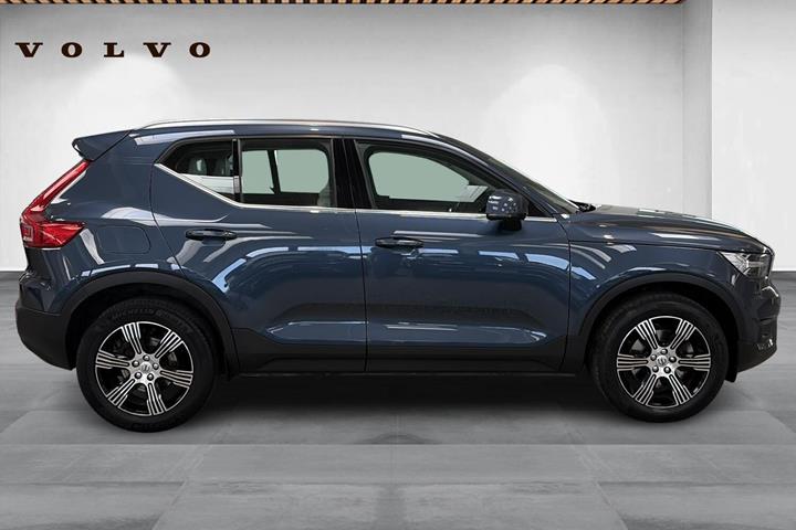 Blå Volvo XC40 fra 2019