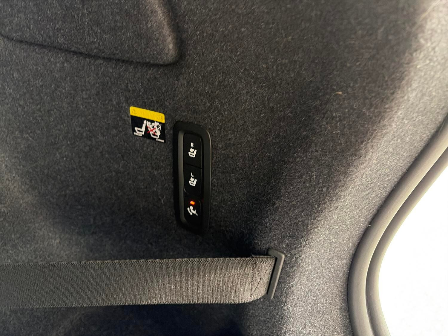 Blå Volvo XC40 fra 2019