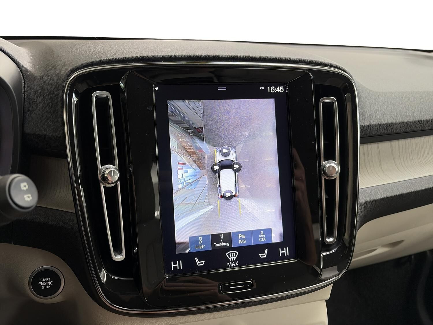 Blå Volvo XC40 fra 2019