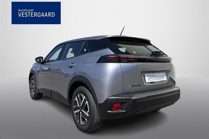 Grå Peugeot e-2008 fra 2025