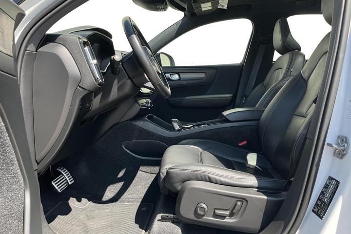 Hvid Volvo XC40 fra 2020