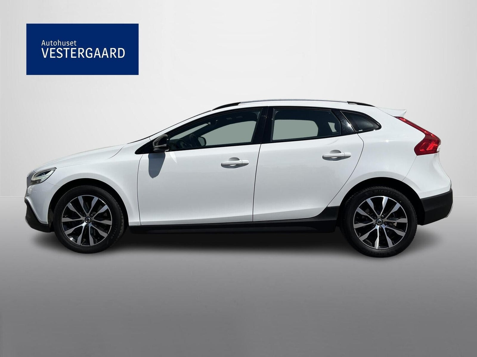 Hvid Volvo V40 CC fra 2020