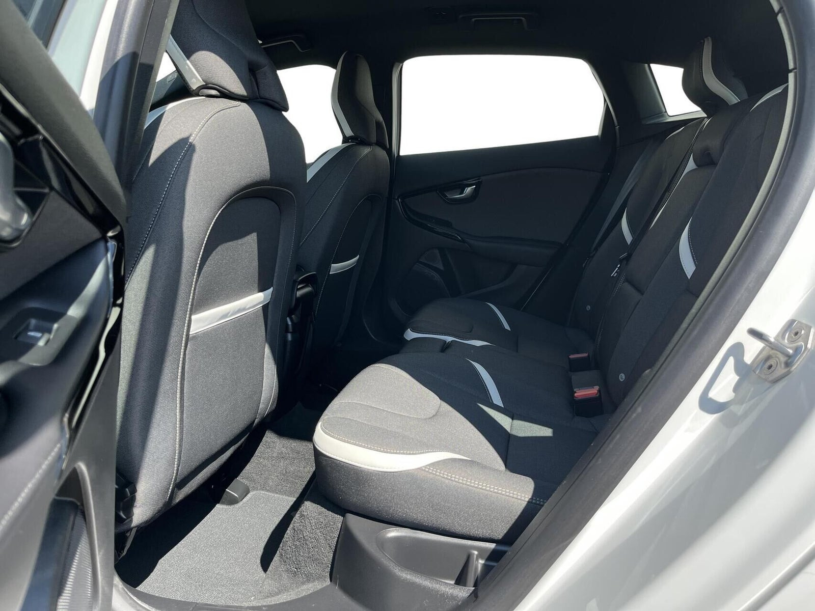 Hvid Volvo V40 CC fra 2020