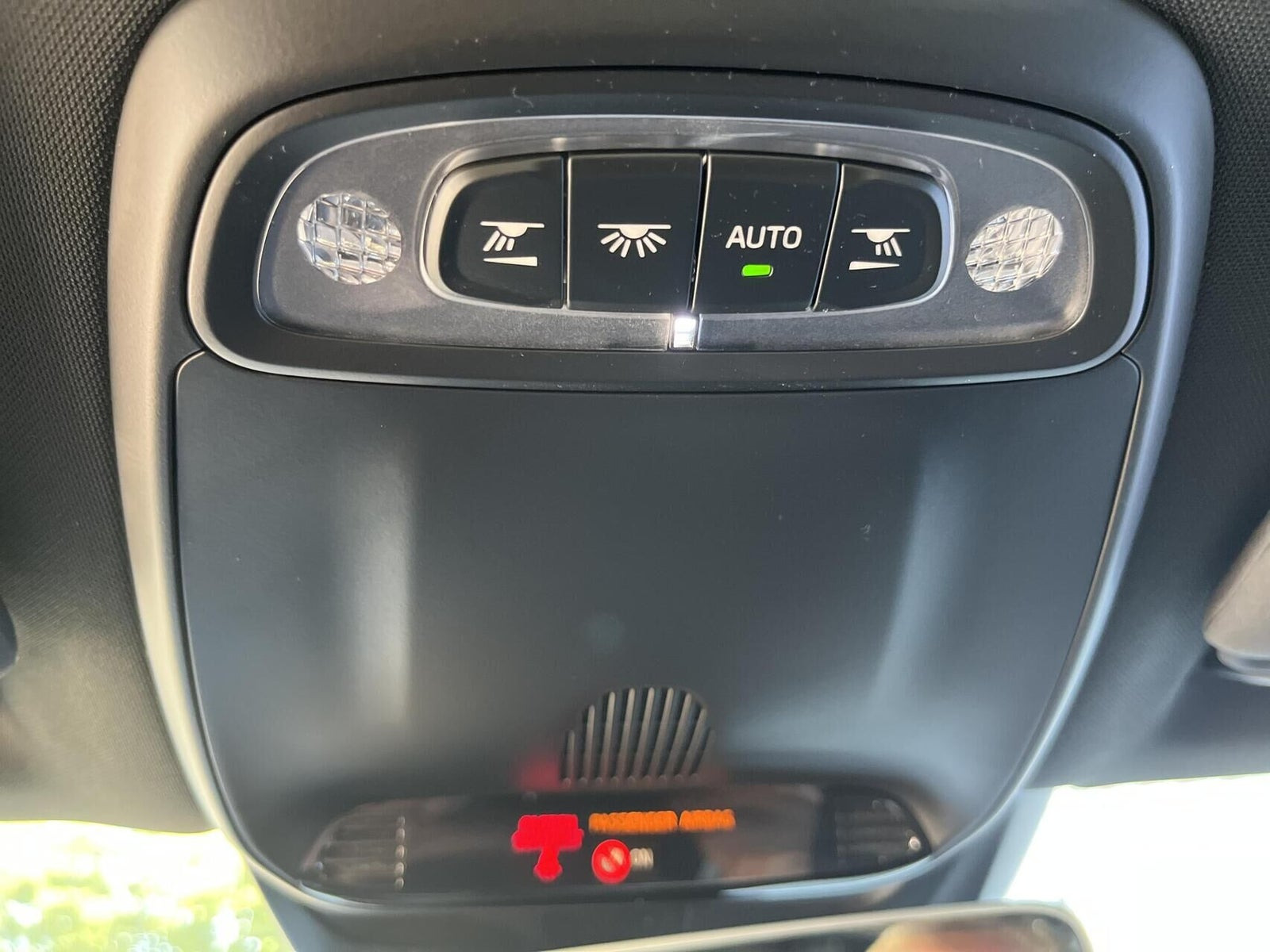 Hvid Volvo V40 CC fra 2020