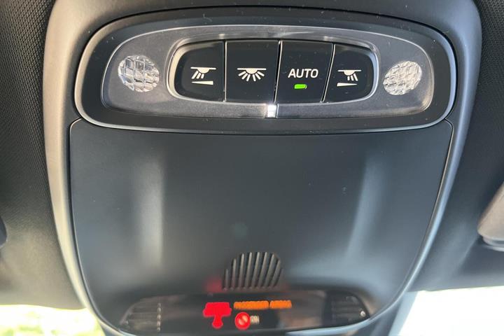 Hvid Volvo V40 CC fra 2020