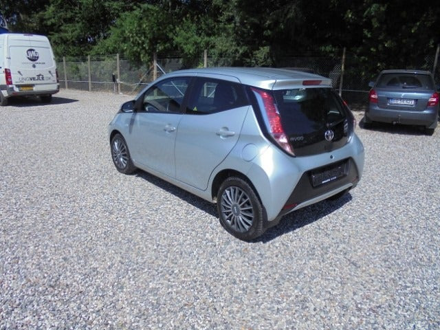 Sølv Toyota Aygo fra 2018