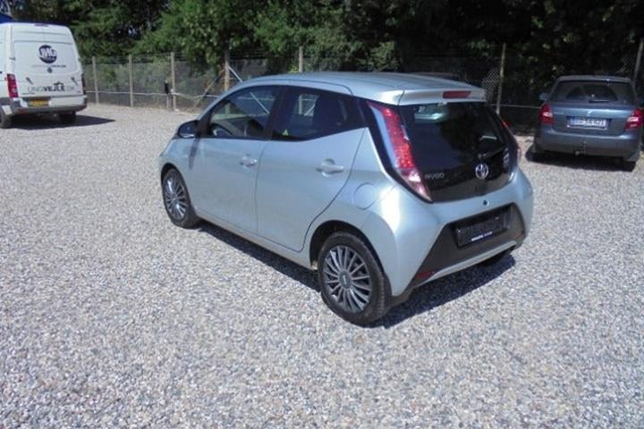 Sølv Toyota Aygo fra 2018