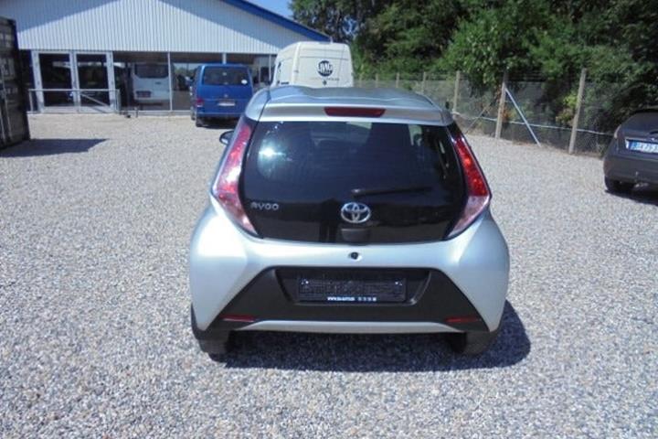Sølv Toyota Aygo fra 2018