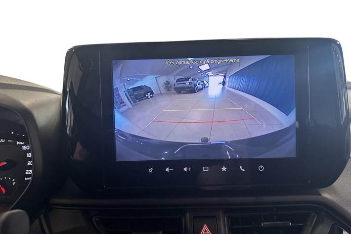 Beige Suzuki Swift fra 2025
