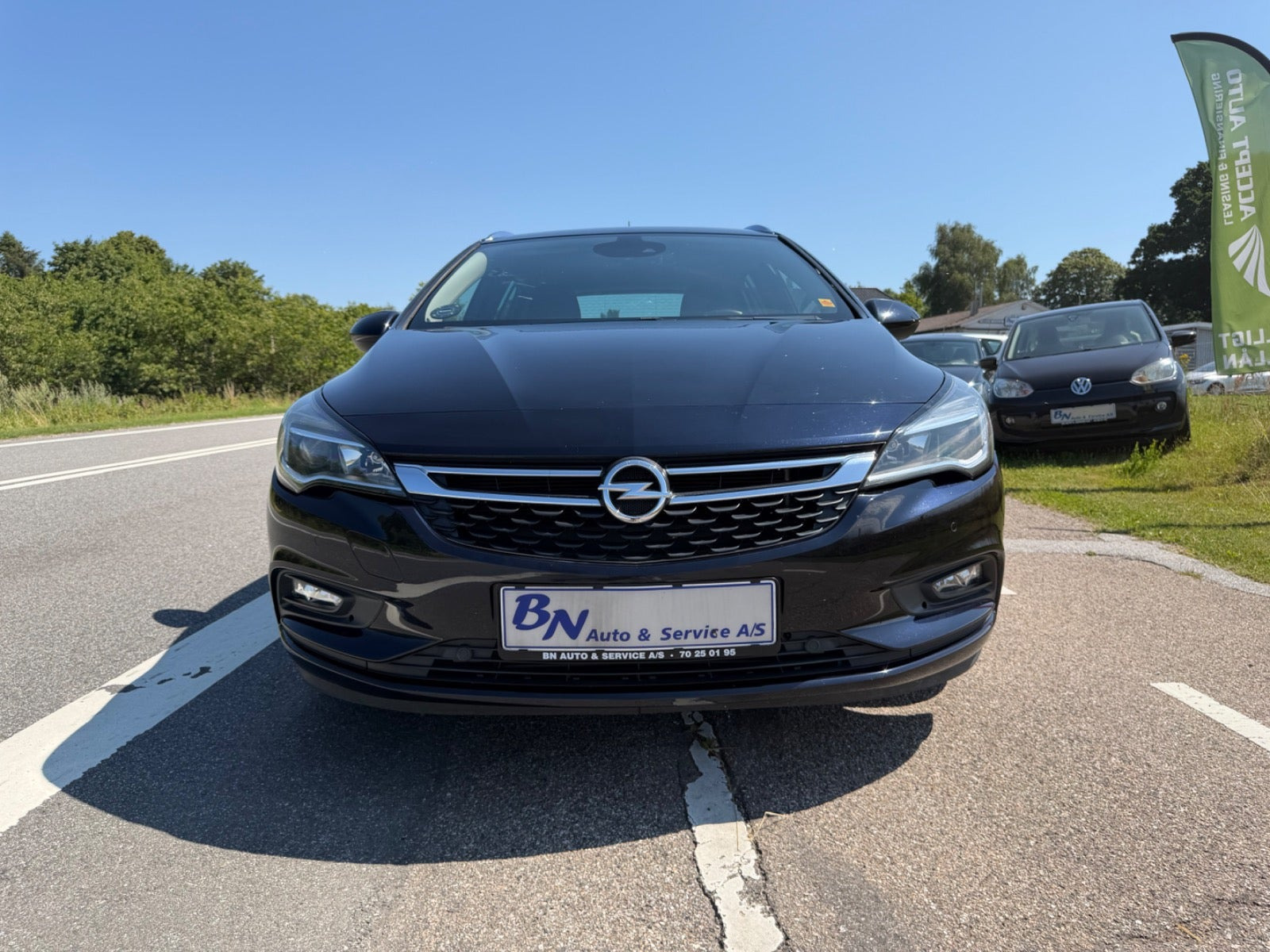 Blå Opel Astra fra 2018
