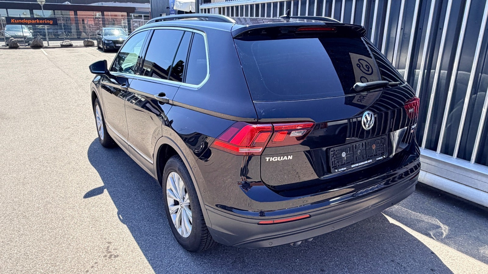Sort VW Tiguan fra 2018