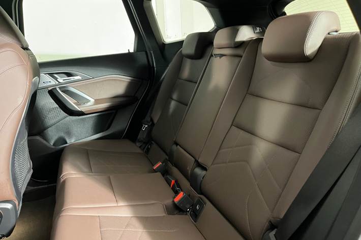 Grå BMW iX1 fra 2023