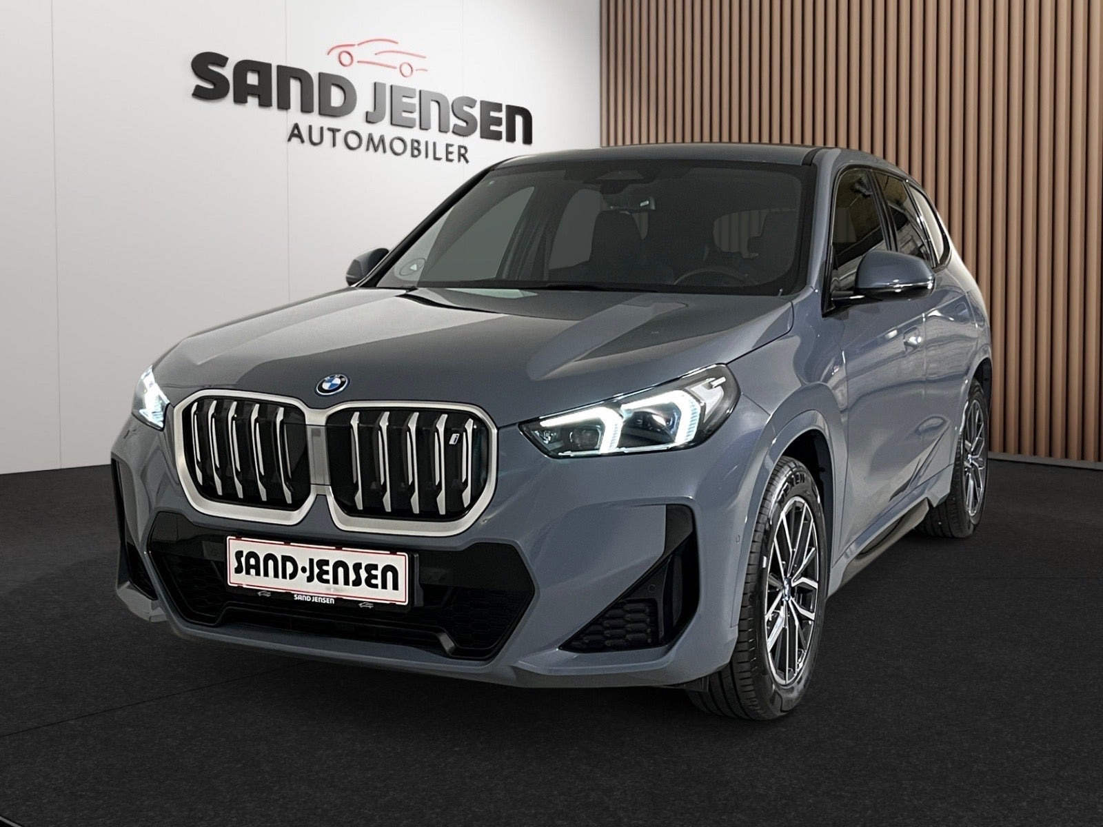 BMW iX1 xDrive30 M-Sport Premium Van