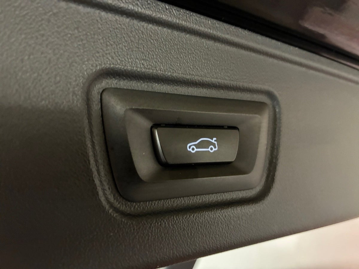 Sort BMW i5 fra 2025