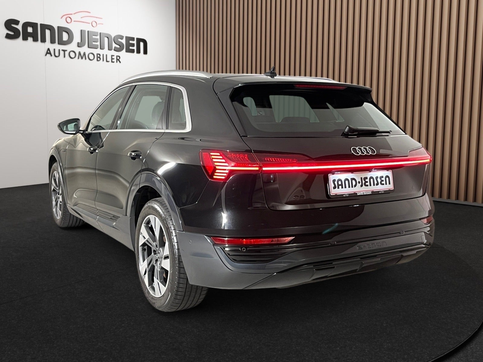 Sort Audi Q8 e-tron fra 2024