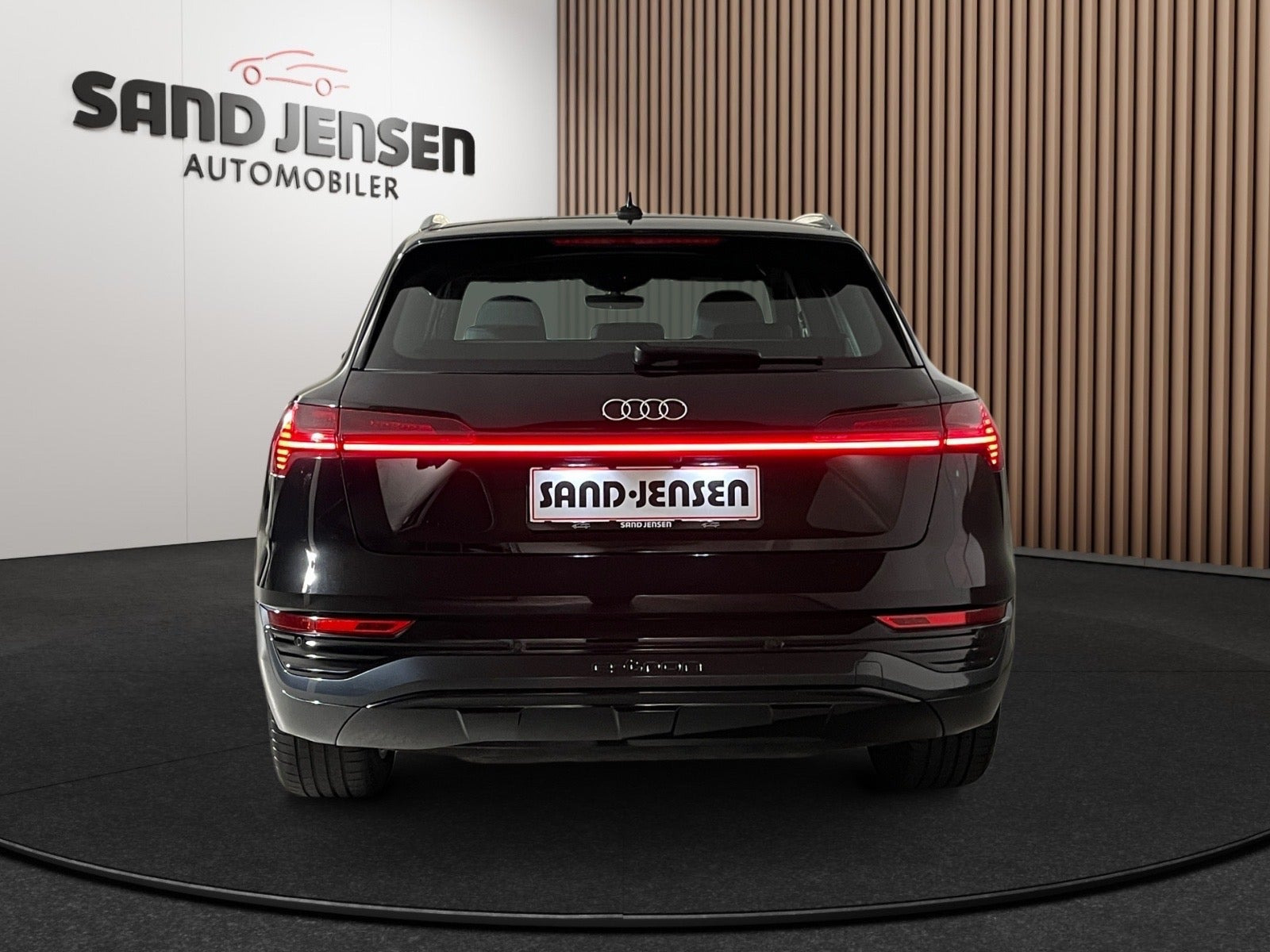 Sort Audi Q8 e-tron fra 2024