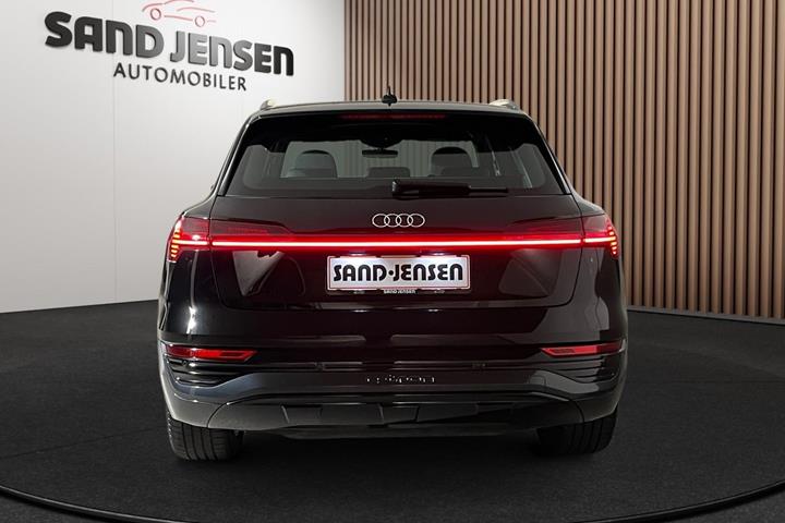 Sort Audi Q8 e-tron fra 2024