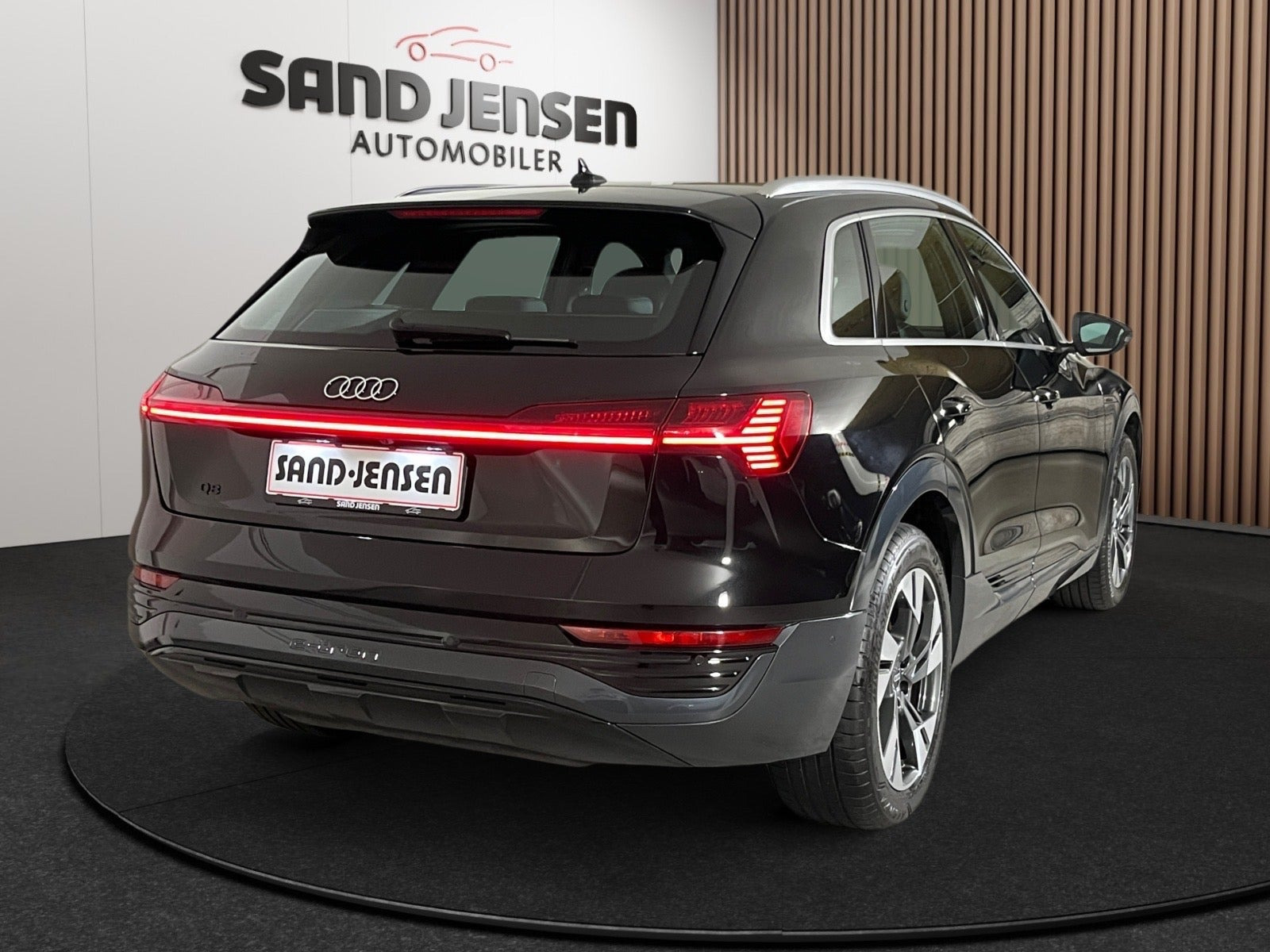 Sort Audi Q8 e-tron fra 2024
