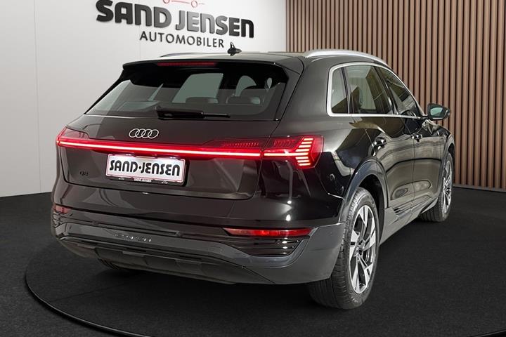 Sort Audi Q8 e-tron fra 2024