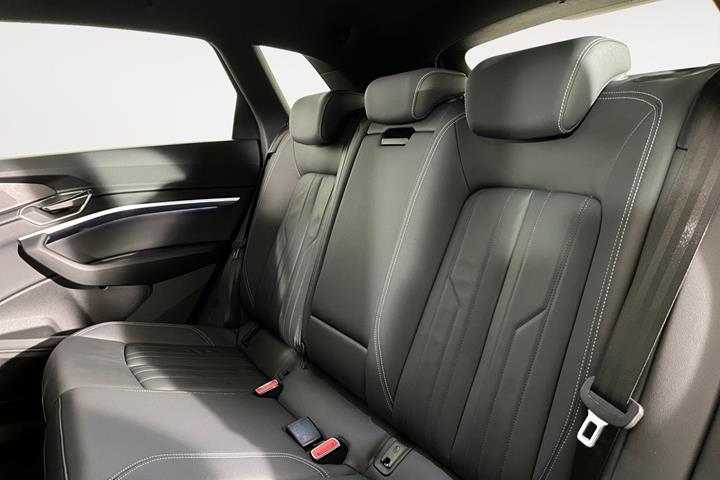 Sort Audi Q8 e-tron fra 2024