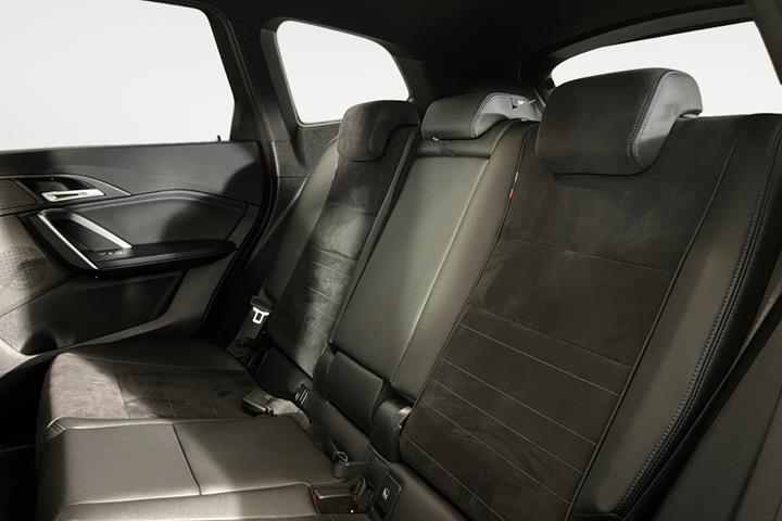 Grå BMW iX1 fra 2023