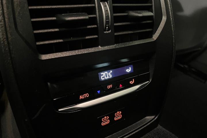 Grå BMW i4 fra 2025