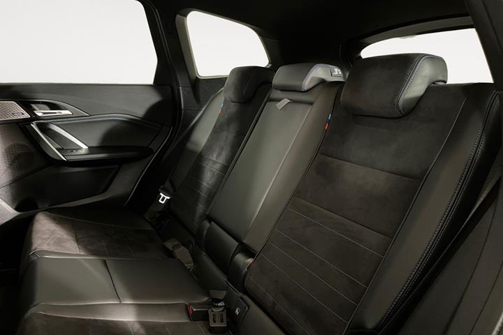 Sølv BMW iX1 fra 2025
