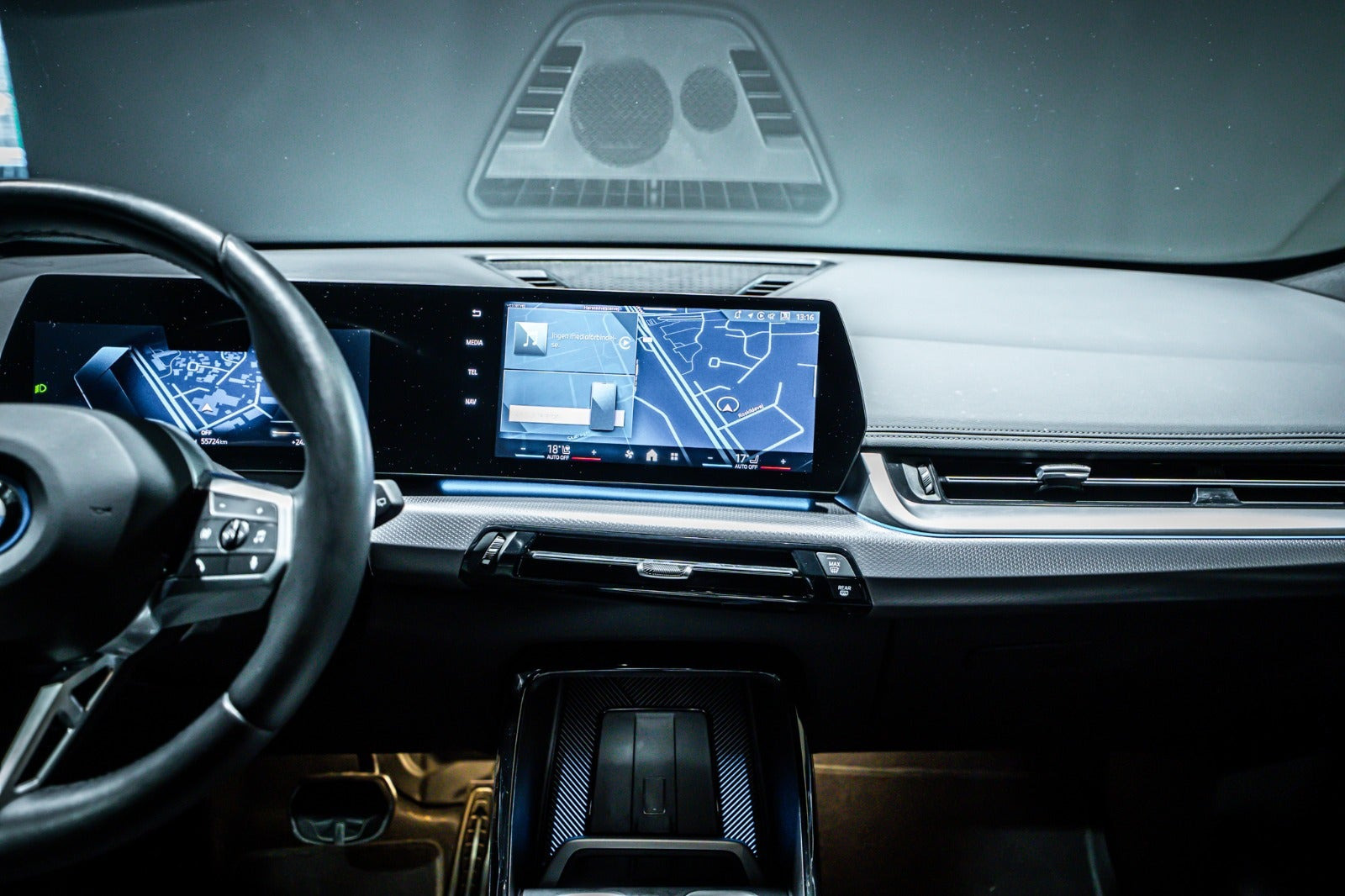 Hvid BMW iX1 fra 2025