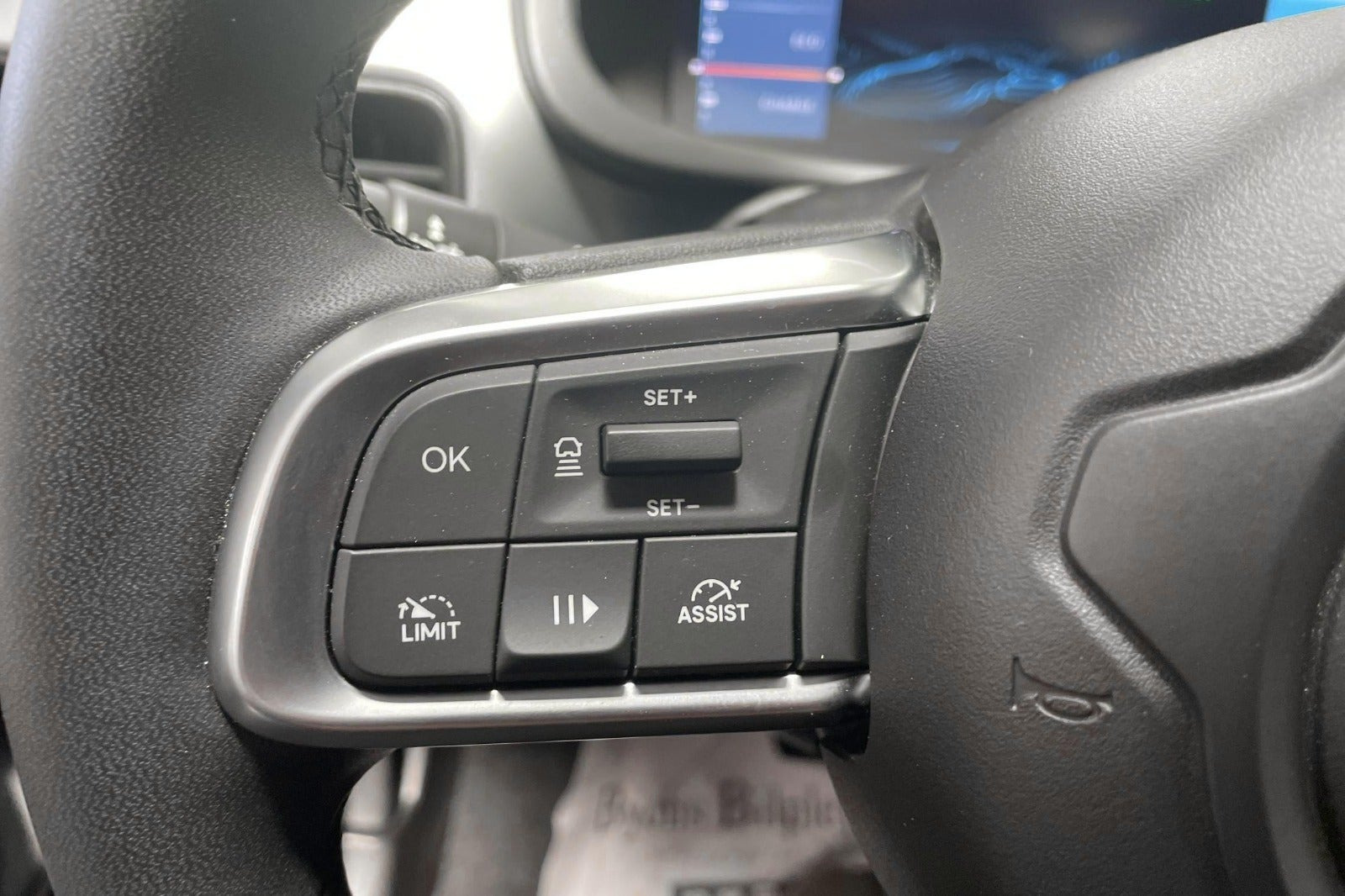 Grå Jeep Avenger fra 2025