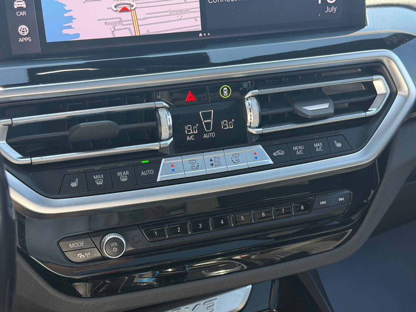 Grå BMW iX3 fra 2023