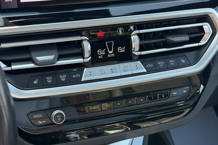 Sort BMW iX3 fra 2022