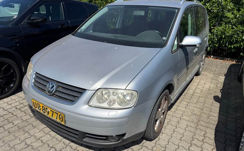 VW Touran 2,0 TDi 140 Highline DSG Van
