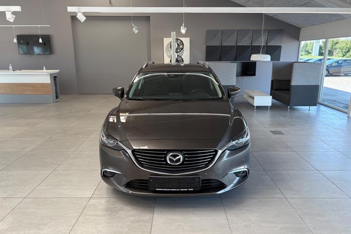 Brun Mazda 6 fra 2016
