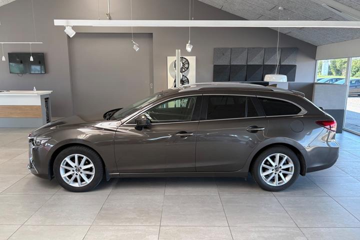 Brun Mazda 6 fra 2016